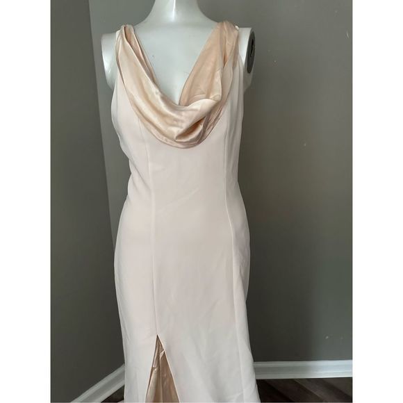 Cinq a Sept Women's Jill Cowlneck Gown in Pearl US 4 $795 - Picture 4 of 9